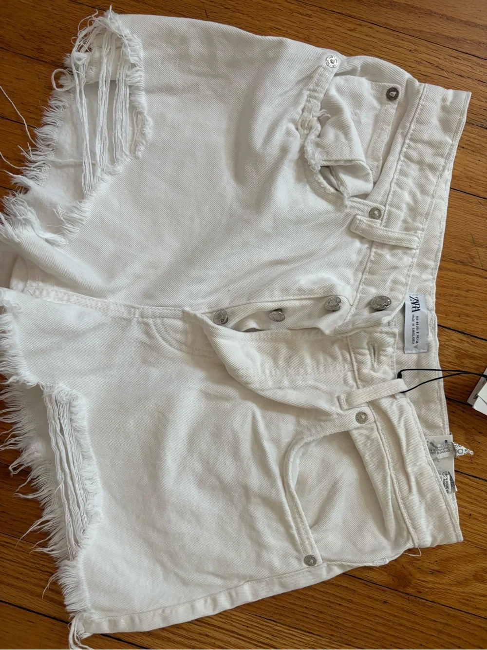 Zara White Distressed Frayed Hem Denim Shorts